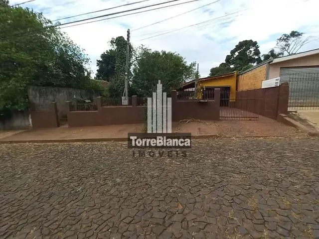 Casa com 490m² 3 quartos e 3 banheiros, à venda, no bairro Uvaranas em Ponta Grossa