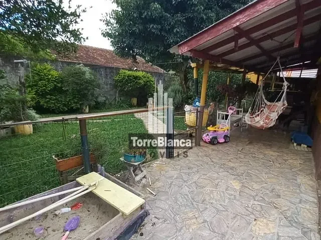 Casa com 490m² 3 quartos e 3 banheiros, à venda, no bairro Uvaranas em Ponta Grossa