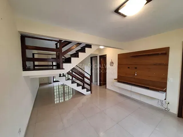 Casa com 269m² 4 quartos e 3 banheiros, à venda, no bairro Boa Vista em Curitiba