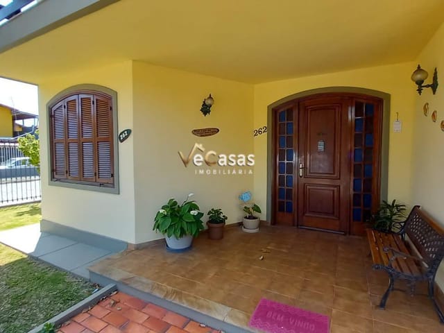 Casa com 245m² 4 quartos e 3 banheiros, à venda, no bairro Jardim Mariléa em Rio das Ostras