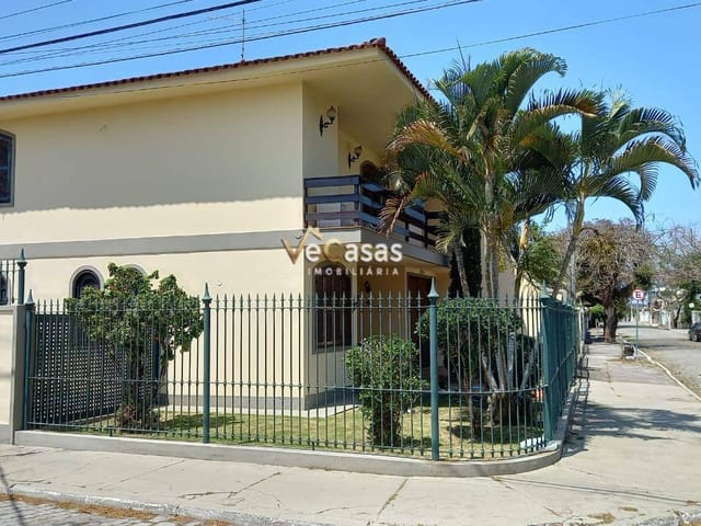 Casa com 245m² 4 quartos e 3 banheiros, à venda, no bairro Jardim Mariléa em Rio das Ostras