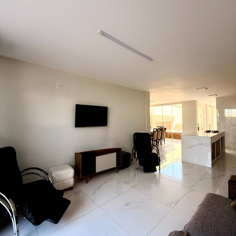 Casa com 196m² 4 quartos e 3 banheiros, à venda, no bairro Foguete em Cabo Frio