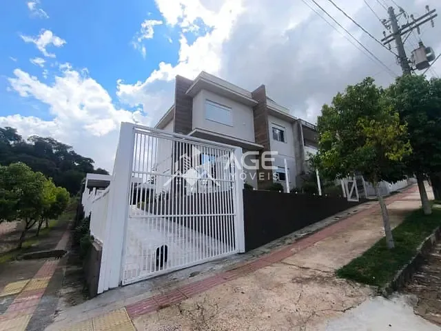 Casa 3 quartos e 3 banheiros, à venda, no bairro Agrícola em Erechim