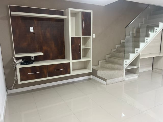 Casa com 192m² 3 quartos e 2 banheiros, à venda, no bairro Parque Aurora em Campos dos Goytacazes