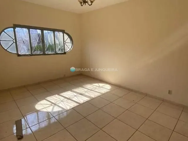 Casa com 374m² 4 quartos e 3 banheiros, à venda, no bairro Vila Aeroporto em São José do Rio Preto