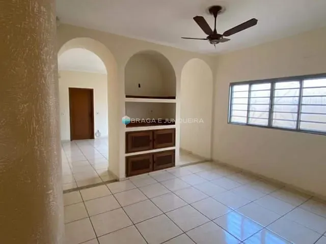 Casa com 374m² 4 quartos e 3 banheiros, à venda, no bairro Vila Aeroporto em São José do Rio Preto