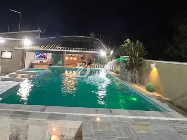 Casa com 355m² 3 quartos e 5 banheiros, à venda, no bairro Jardim Nenê Gomes em Uberaba