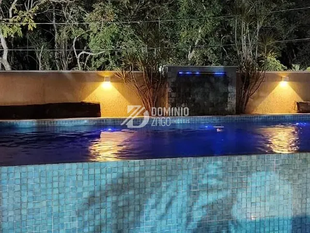 Casa com 355m² 3 quartos e 5 banheiros, à venda, no bairro Jardim Nenê Gomes em Uberaba