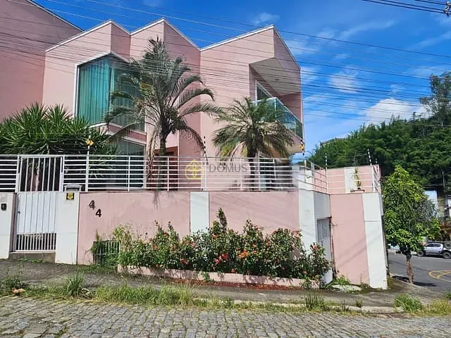 Casa com 500m² 4 quartos e 5 banheiros, à venda, no bairro Verbo Divino em Barra Mansa