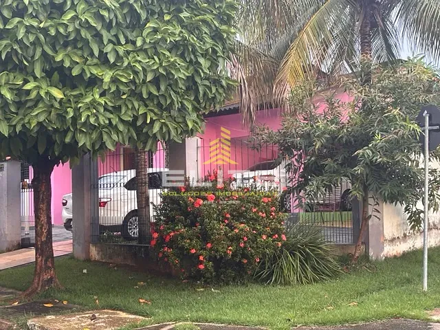 Casa 3 quartos e 2 banheiros, à venda, no bairro Vitória-Régia em Sorriso