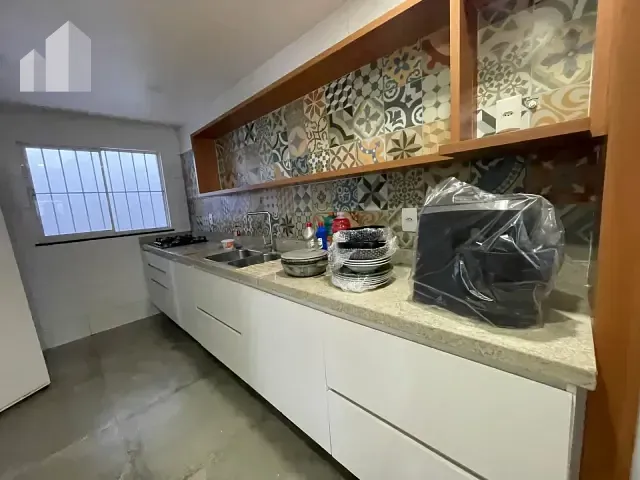 Casa com 216m² 3 quartos e 3 banheiros, à venda, no bairro Caonze em Nova Iguaçu