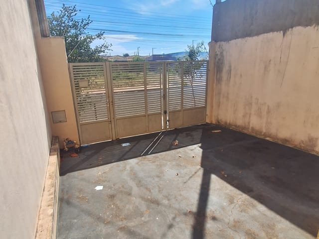 Casa com 250m² 2 quartos e 1 banheiro, para alugar, no bairro Residencial Portal da Pérola II em Birigui