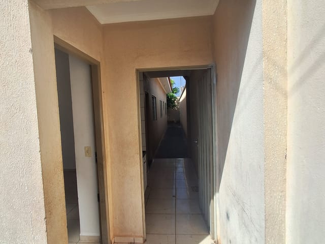 Casa com 250m² 2 quartos e 1 banheiro, para alugar, no bairro Residencial Portal da Pérola II em Birigui