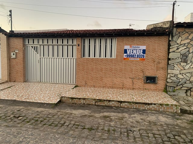 Casa 2 quartos e 2 banheiros, à venda, no bairro Eduardo Gomes em São Cristóvão