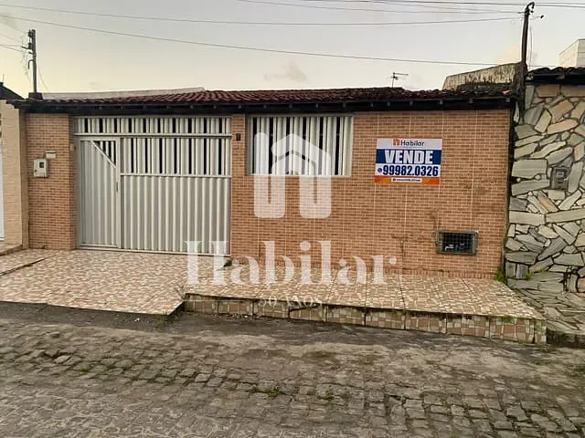 Casa 2 quartos e 2 banheiros, à venda, no bairro Eduardo Gomes em São Cristóvão