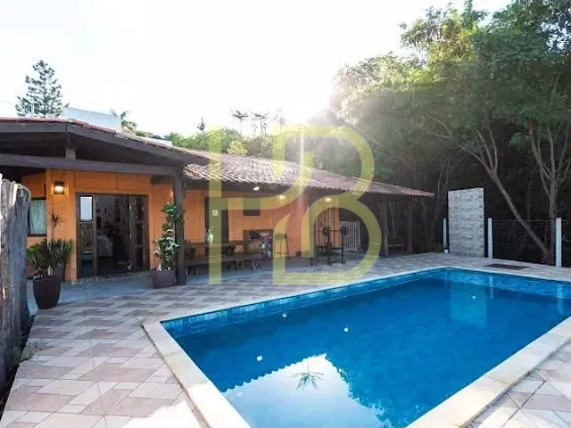 Casa 3 quartos e 2 banheiros, à venda, no bairro Caputera em Sorocaba