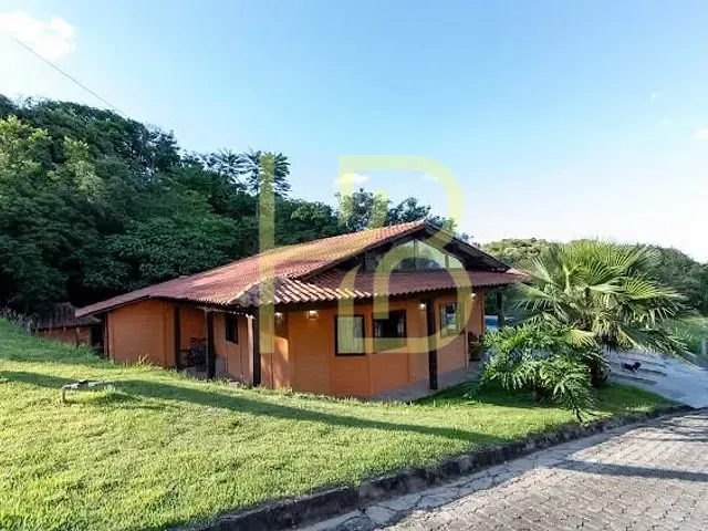 Casa 3 quartos e 2 banheiros, à venda, no bairro Caputera em Sorocaba