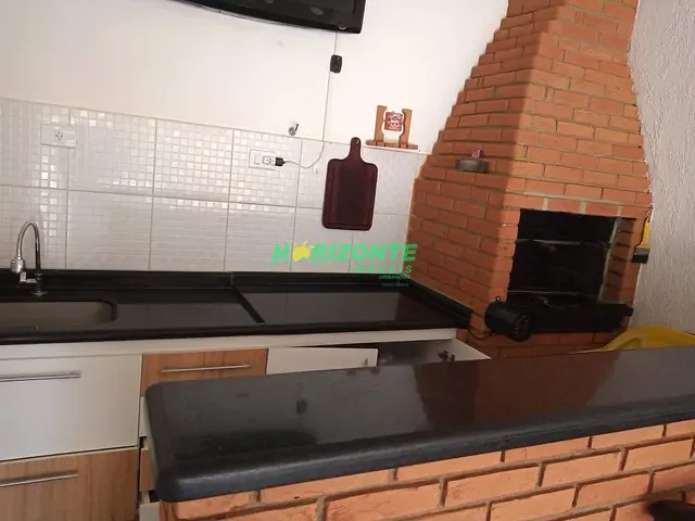 Casa com 250m² 4 quartos e 2 banheiros, à venda, no bairro Urbanova em São José dos Campos
