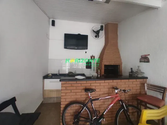 Casa com 250m² 4 quartos e 2 banheiros, à venda, no bairro Urbanova em São José dos Campos