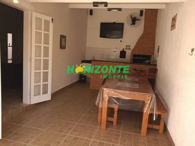 Casa com 250m² 4 quartos e 2 banheiros, à venda, no bairro Urbanova em São José dos Campos