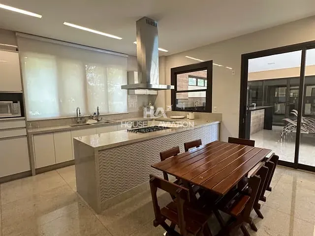 Casa com 2000m² 5 quartos e 7 banheiros, à venda ou para alugar, no bairro Residencial Aldeia do Vale em Goiânia