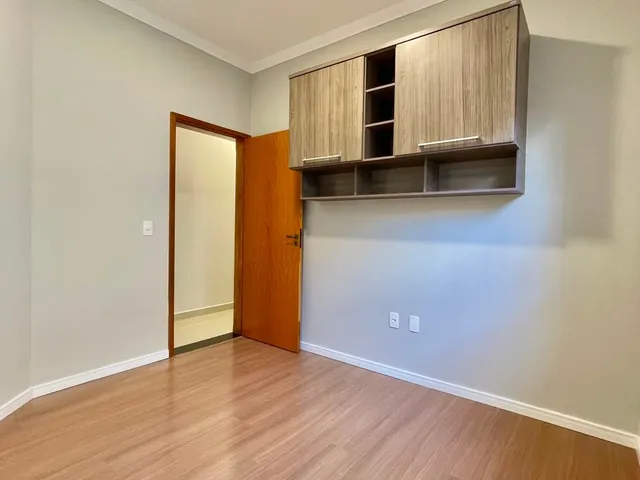 Casa com 120m² 3 quartos e 2 banheiros, à venda, no bairro Parque Universitário em Americana