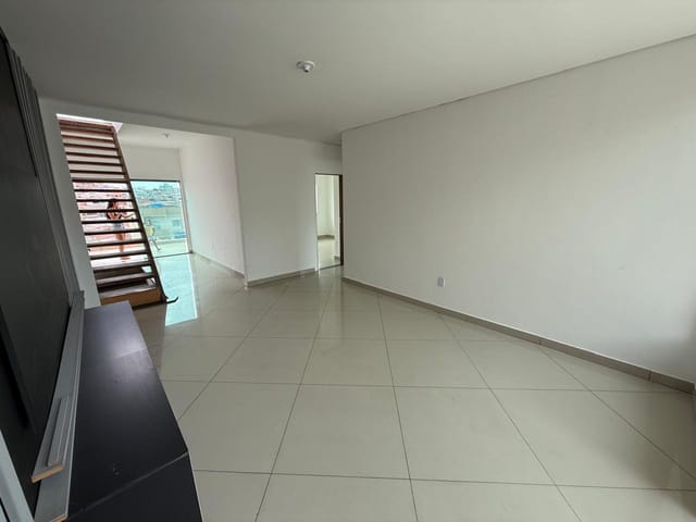 Casa com 360m² 5 quartos e 5 banheiros, à venda, no bairro Oitis em Contagem