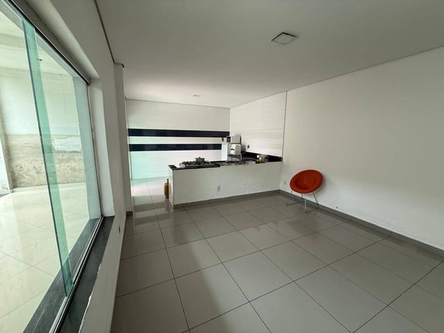 Casa com 360m² 5 quartos e 5 banheiros, à venda, no bairro Oitis em Contagem