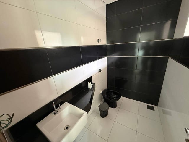 Casa com 360m² 5 quartos e 5 banheiros, à venda, no bairro Oitis em Contagem