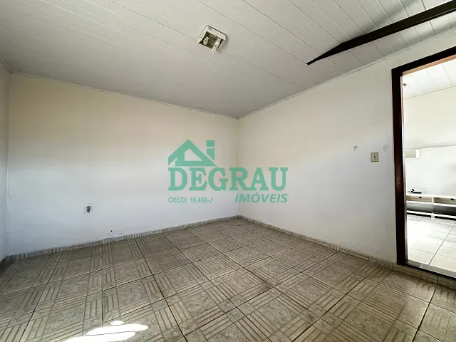 Casa 2 quartos e 1 banheiro, para alugar, no bairro Centro em Itapeva