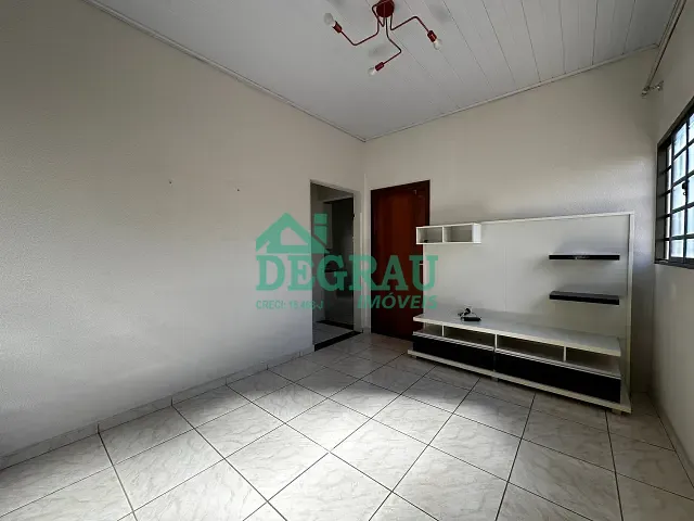 Casa 2 quartos e 1 banheiro, para alugar, no bairro Centro em Itapeva