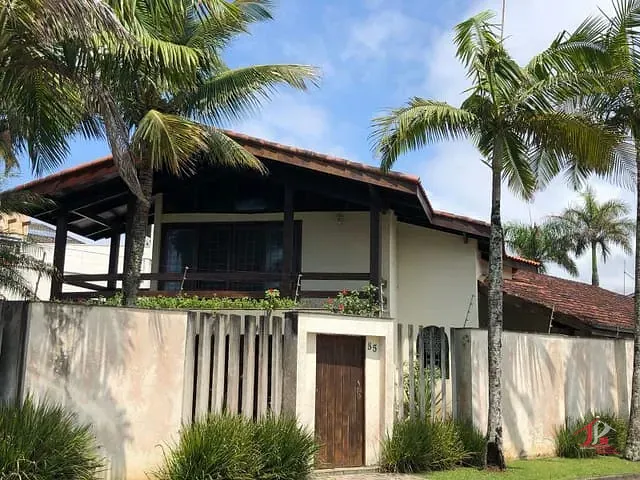 Casa com 420m² 4 quartos e 6 banheiros, para alugar, no bairro Cibratel II em Itanhaém
