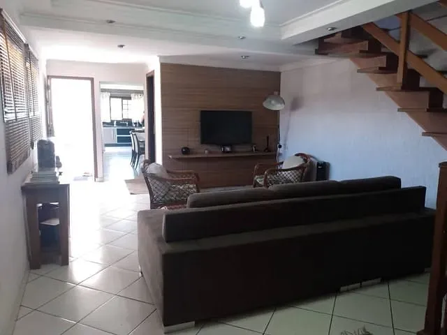 Casa com 125m² 2 quartos e 1 banheiro, à venda, no bairro Jardim Zaira em Mauá