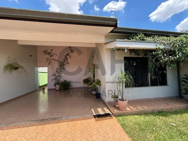 Casa com 250m² 3 quartos e 4 banheiros, à venda, no bairro Parque Residencial Groot em Holambra