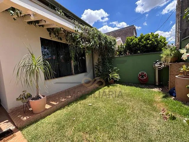 Casa com 250m² 3 quartos e 4 banheiros, à venda, no bairro Parque Residencial Groot em Holambra