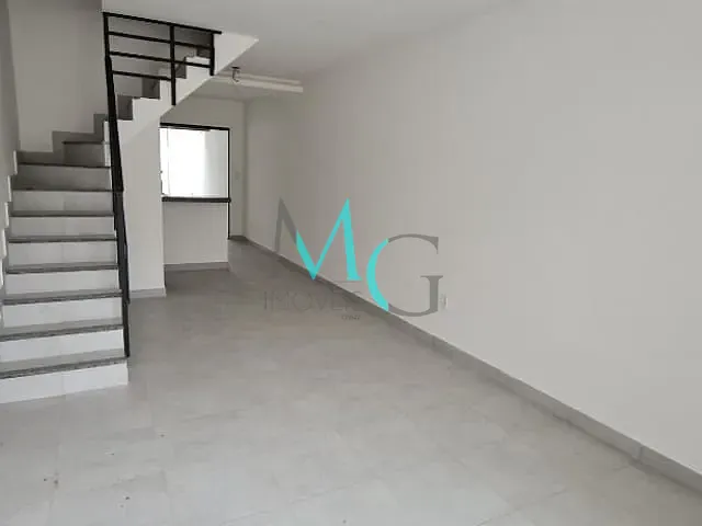 Casa 2 quartos e 1 banheiro, à venda, no bairro Campo Grande em Rio de Janeiro