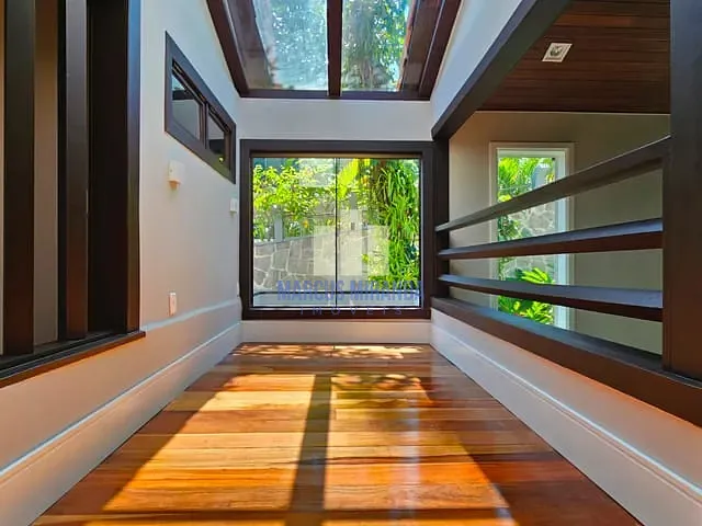 Casa com 960m² 4 quartos e 8 banheiros, à venda, no bairro Itanhangá em Rio de Janeiro