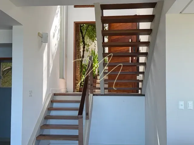 Casa 4 quartos e 6 banheiros, à venda ou para alugar, no bairro São Francisco em Ilhéus