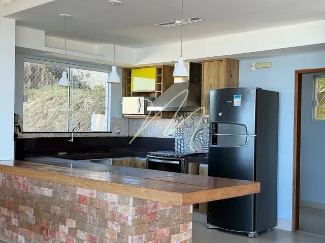Casa 4 quartos e 6 banheiros, à venda ou para alugar, no bairro São Francisco em Ilhéus