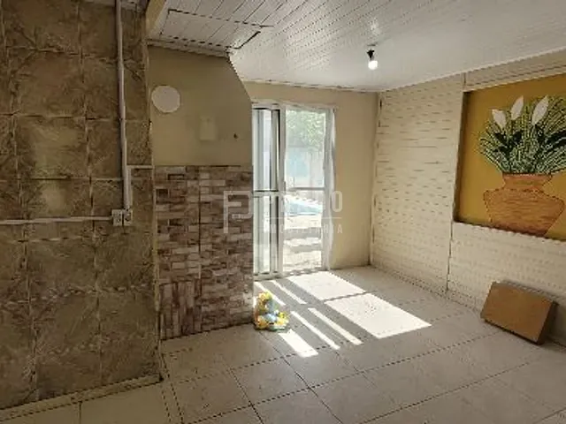 Casa com 360m² 4 quartos e 2 banheiros, à venda, no bairro Laranjal em Pelotas