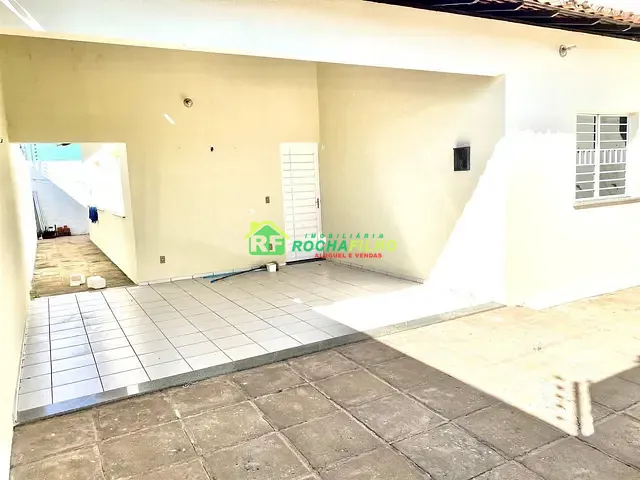 Casa com 200m² 3 quartos e 2 banheiros, à venda, no bairro Vale Quem Tem em Teresina