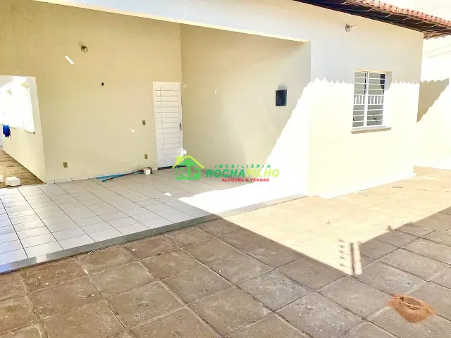 Casa com 200m² 3 quartos e 2 banheiros, à venda, no bairro Vale Quem Tem em Teresina