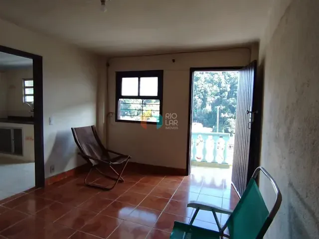 Casa com 68m² 3 quartos e 3 banheiros, à venda, no bairro Castelanea em Petrópolis