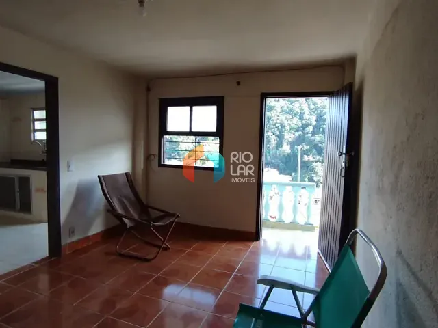 Casa com 68m² 3 quartos e 3 banheiros, à venda, no bairro Castelanea em Petrópolis