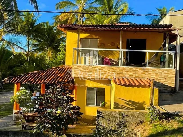 Casa 4 quartos e 3 banheiros, à venda, no bairro Olivença em Ilhéus