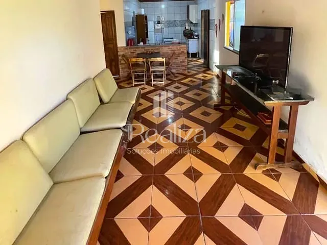 Casa 4 quartos e 3 banheiros, à venda, no bairro Olivença em Ilhéus