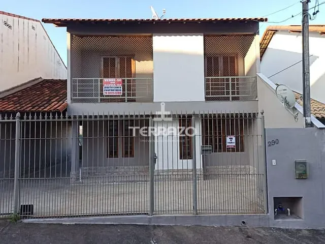 Casa com 202m² 4 quartos e 3 banheiros, à venda, no bairro Jardim Belvedere em Volta Redonda