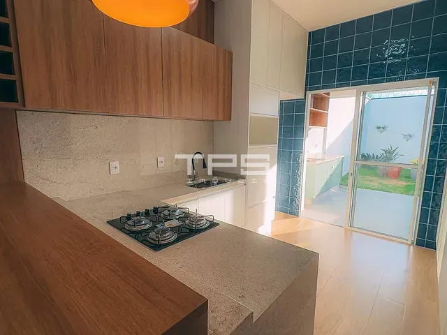 Casa 2 quartos e 1 banheiro, à venda, no bairro Vila Geny em Lorena