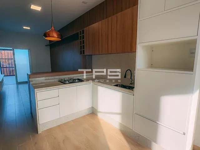Casa 2 quartos e 1 banheiro, à venda, no bairro Vila Geny em Lorena
