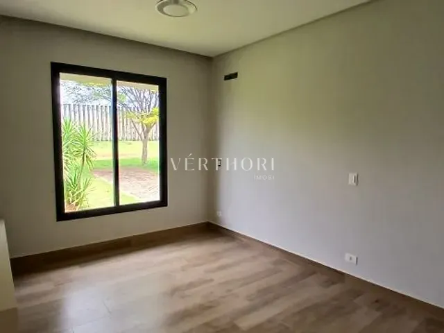 Casa com 1000m² 4 quartos e 5 banheiros, à venda, no bairro Estância Santa Paula em Londrina